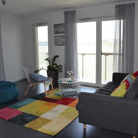 Panorama Apartman Velence Bagian luar foto