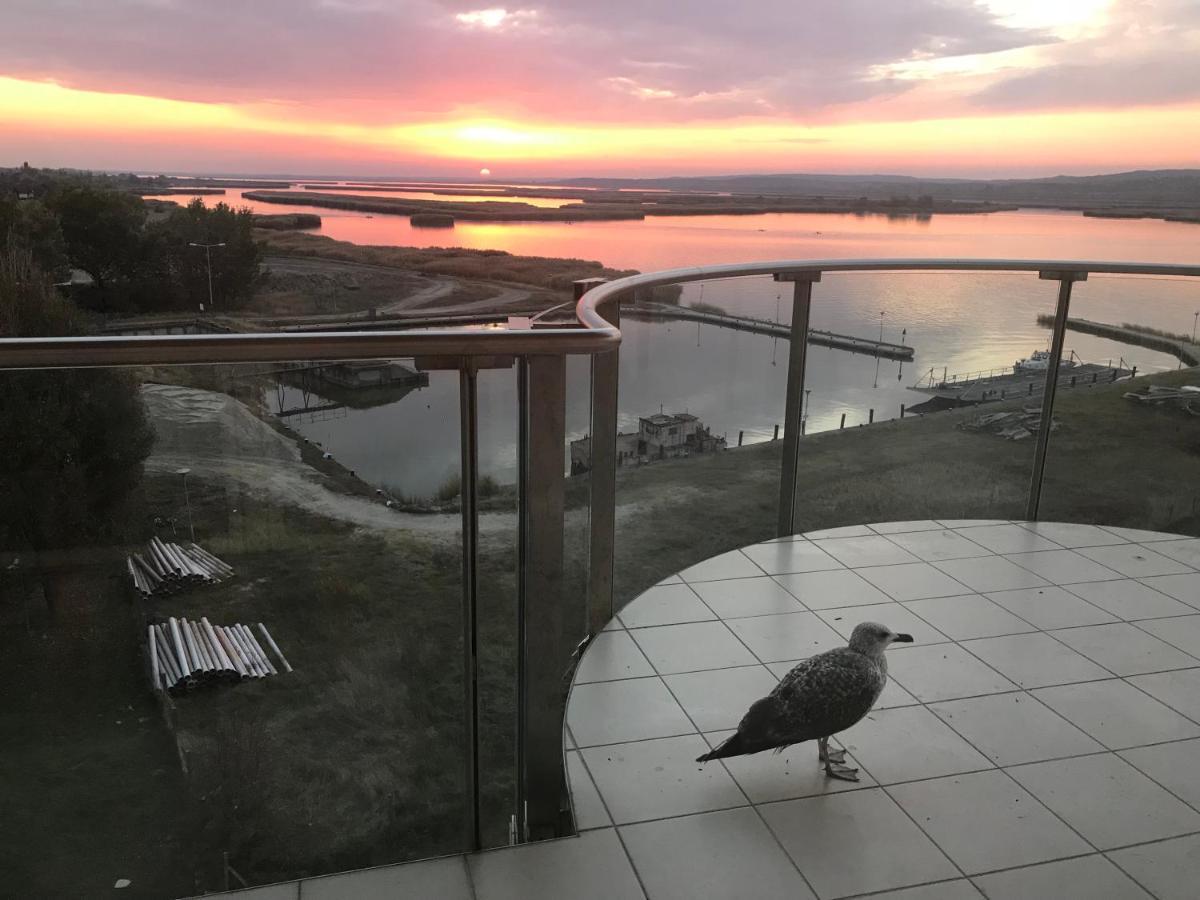 Panorama Apartman Velence Bagian luar foto