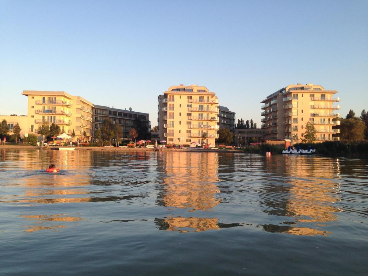 Panorama Apartman Velence Bagian luar foto
