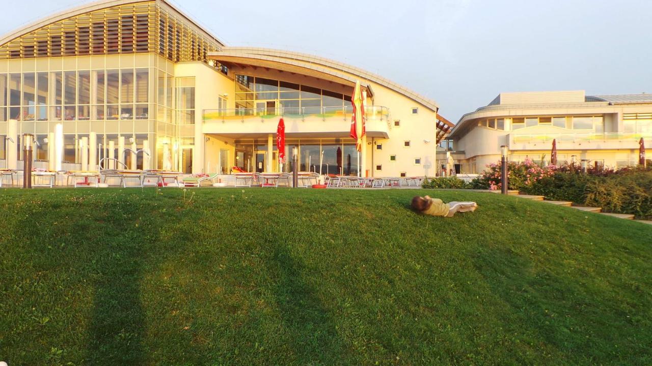 Panorama Apartman Velence Bagian luar foto