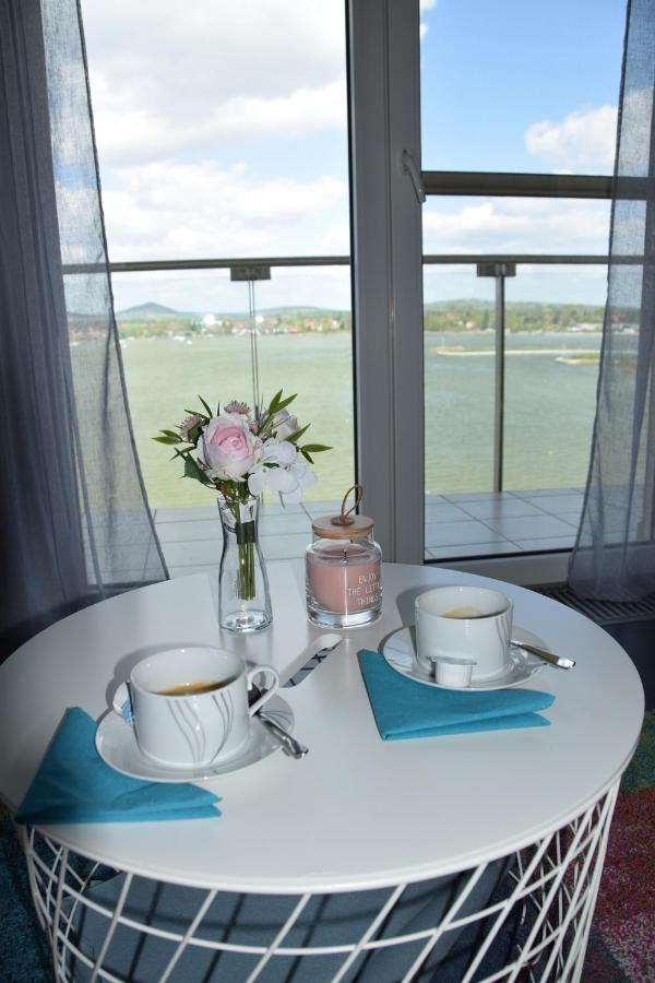 Panorama Apartman Velence Bagian luar foto